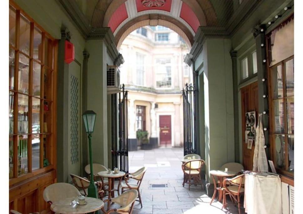 Apartment In The Heart Of Cheltenham/ Parking ภายนอก รูปภาพ